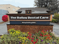 THE DALLES DENTAL CARE Logo